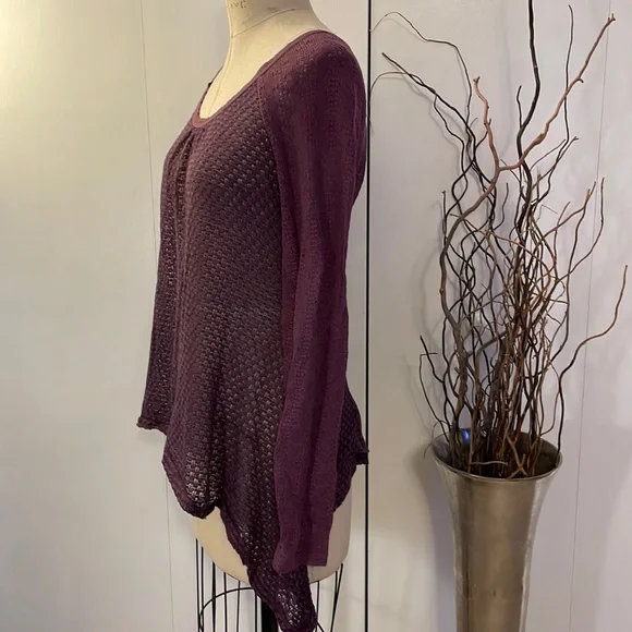 Jessica Simpson long sleeve see through wide neck lightweight sweater - Picture 4 of 7